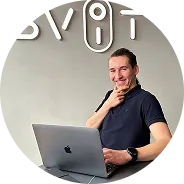 Mykhailo, Installer